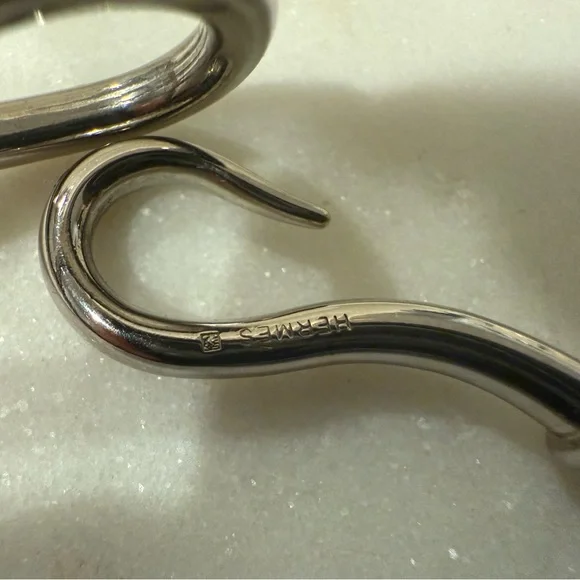 Preloved excellent condition Hermes hook  Bracelet like new authentic - Picture 3 of 10